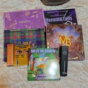 Eye Shadow palettes with bonus!